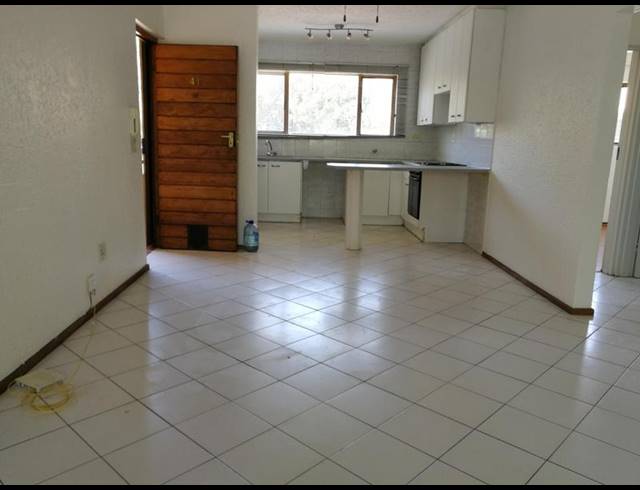 2 BEDROOM APARTMENT FOR SALE IN WATERKLOOF RIDGE